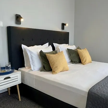 Briz - Free Public Parking Hotel 2*