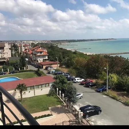Briz - Free Public Parking Hotel Burgas